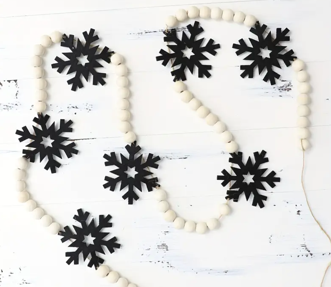 Black Snowflake Garland
