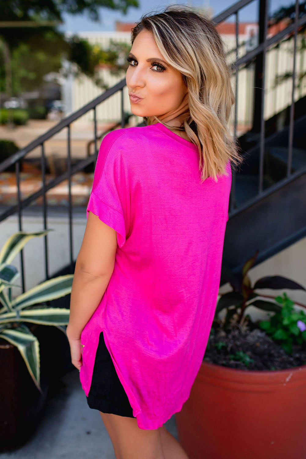 Rose Shiny Lightning Print V Neck Loose Tee