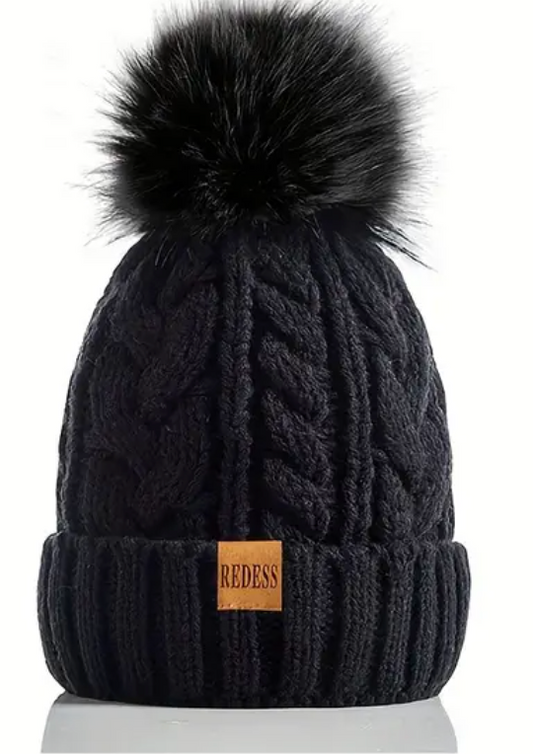 Knitted Hat with Pom - Black